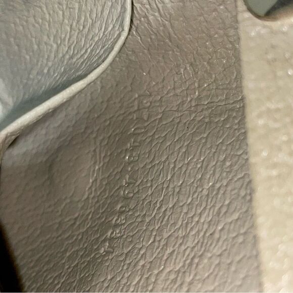 AUTHENTIC GUCCI GG LOGO 6 KEY WALLET - Picture 10 of 10